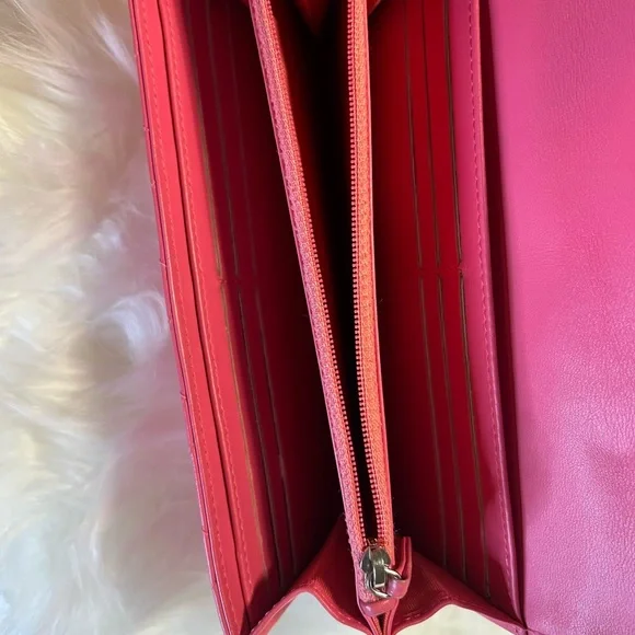 Chanel Bifold CC quilted Wallet - Picture 7 of 7